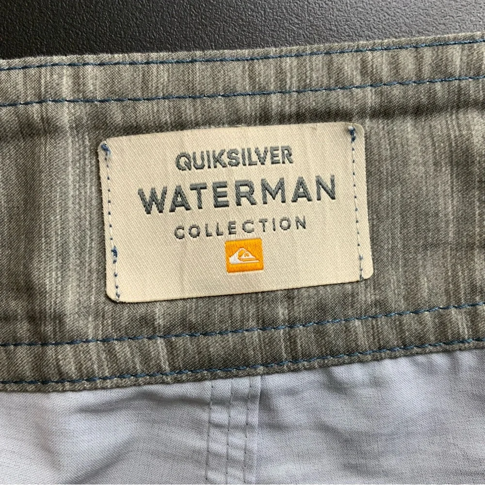 Quiksilver Waterman Board Men's Blue Island Print Board Shorts. US Size 36.